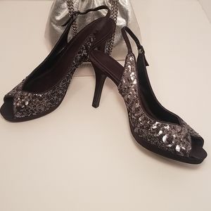 Touch of Nina 3.5" heels, 10M, blk& grey slingback